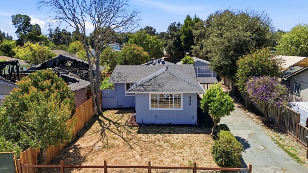 430 Garden Street, East Palo Alto, CA 94303