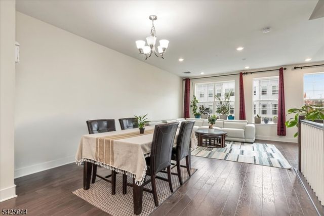 309 Saratoga Ct, Branchburg Twp., NJ 08876