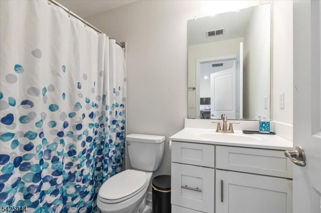 309 Saratoga Ct, Branchburg Twp., NJ 08876