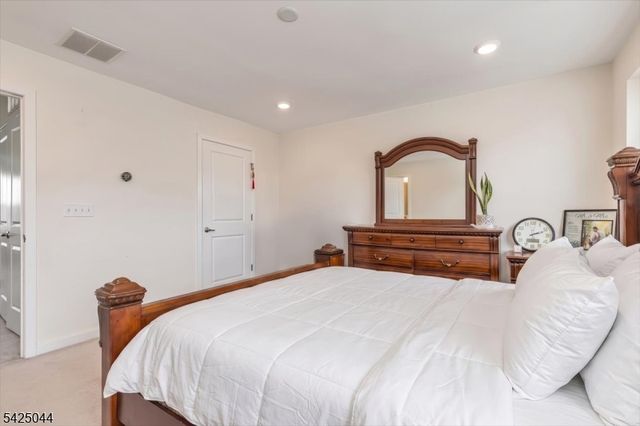 309 Saratoga Ct, Branchburg Twp., NJ 08876