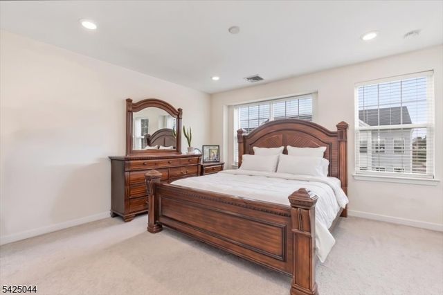 309 Saratoga Ct, Branchburg Twp., NJ 08876