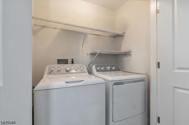 309 Saratoga Ct, Branchburg Twp., NJ 08876