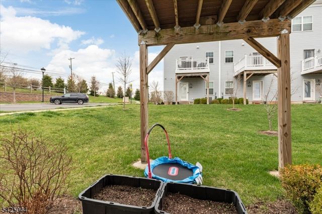 309 Saratoga Ct, Branchburg Twp., NJ 08876