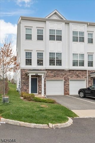 309 Saratoga Ct, Branchburg Twp., NJ 08876