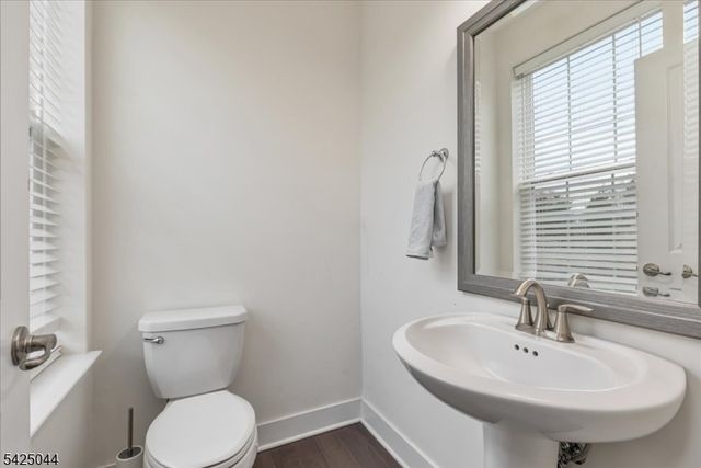 309 Saratoga Ct, Branchburg Twp., NJ 08876