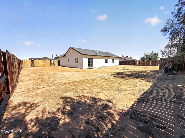 8668 S Loop Boulevard, California City, CA 93505