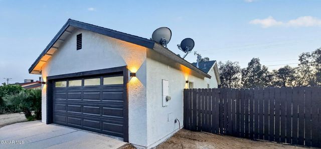8668 S Loop Boulevard, California City, CA 93505