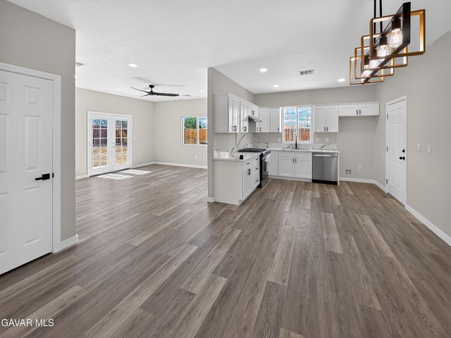 8668 S Loop Boulevard, California City, CA 93505