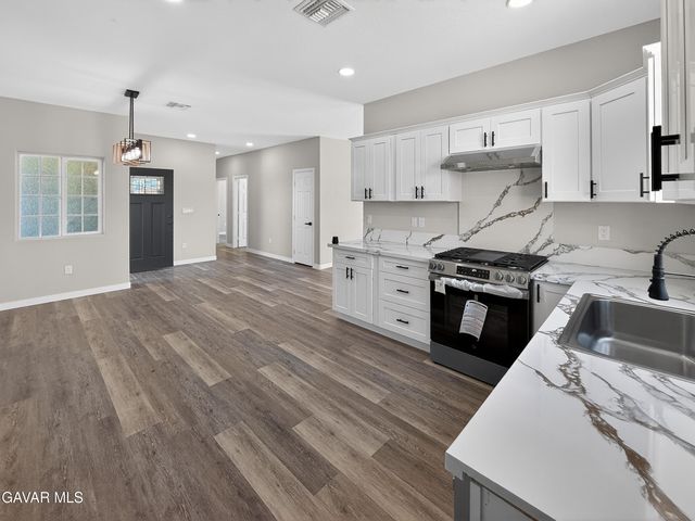 8668 S Loop Boulevard, California City, CA 93505
