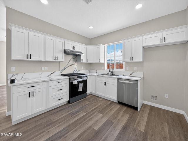 8668 S Loop Boulevard, California City, CA 93505