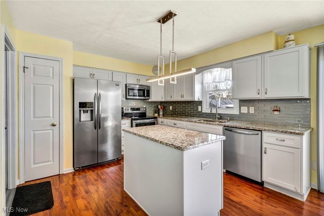 708 Montgomery Drive, Brunswick, OH 44212