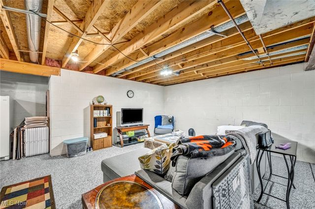 708 Montgomery Drive, Brunswick, OH 44212