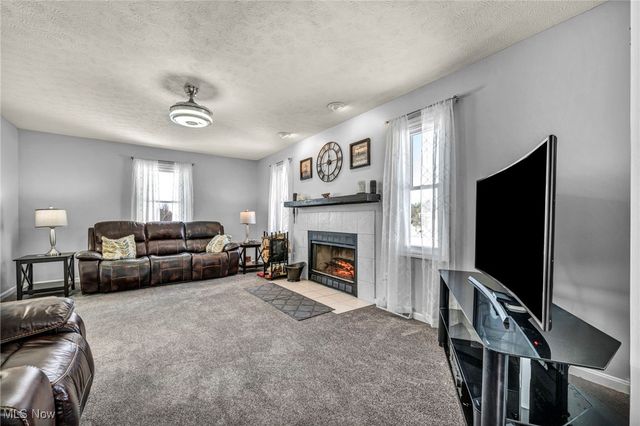 708 Montgomery Drive, Brunswick, OH 44212