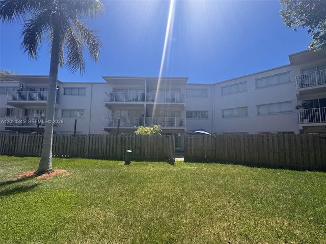 7737 SW 88th St C106, Miami, FL 33156