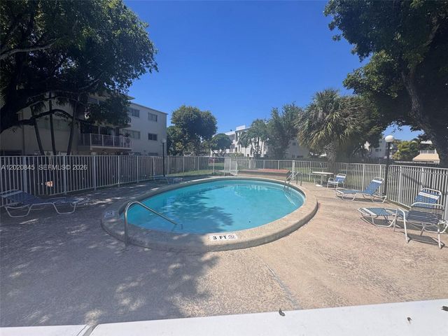 7737 SW 88th St C106, Miami, FL 33156