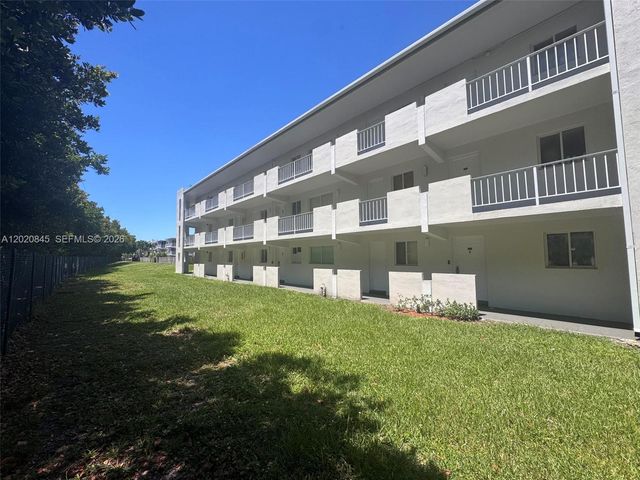 7737 SW 88th St C106, Miami, FL 33156