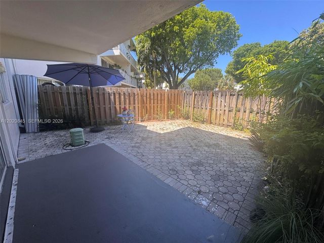 7737 SW 88th St C106, Miami, FL 33156