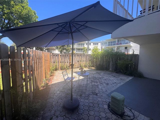 7737 SW 88th St C106, Miami, FL 33156