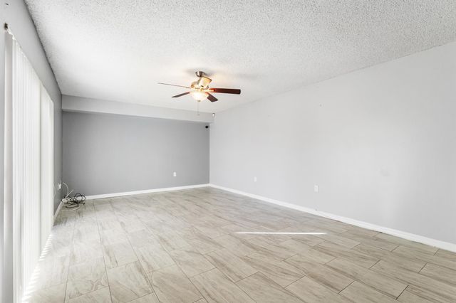 2410 24th Way, West Palm Beach, FL 33407