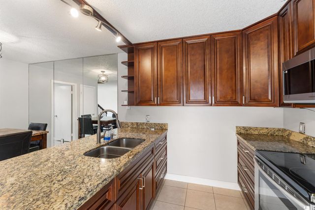 2410 24th Way, West Palm Beach, FL 33407