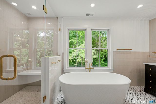 149 Don Bob Road, Stamford, CT 06903