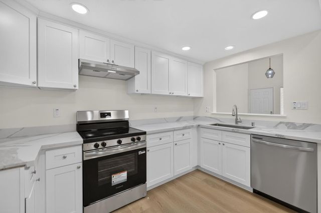 7759 Robinette Rd, Sacramento, CA 95828