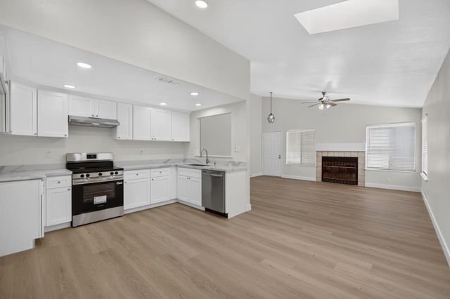 7759 Robinette Rd, Sacramento, CA 95828