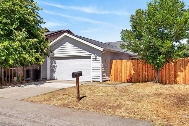 7759 Robinette Rd, Sacramento, CA 95828