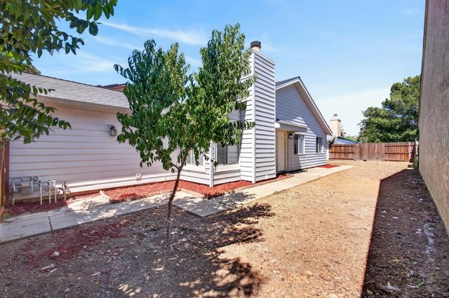 7759 Robinette Rd, Sacramento, CA 95828