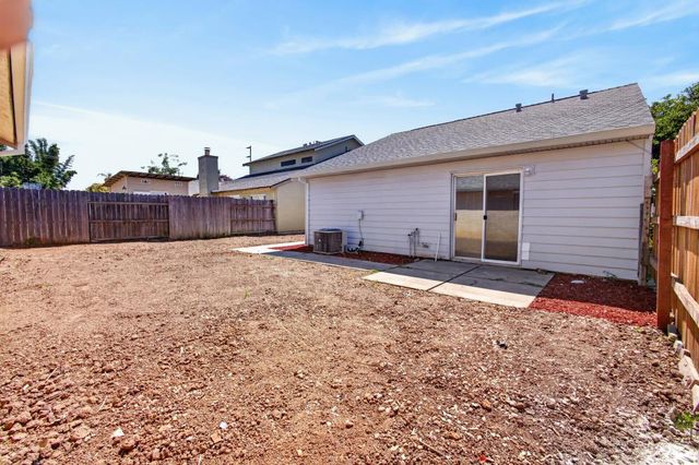 7759 Robinette Rd, Sacramento, CA 95828