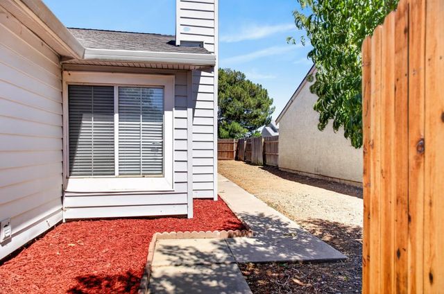 7759 Robinette Rd, Sacramento, CA 95828