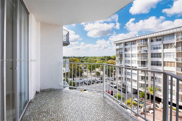 16710 NE 9th Avenue 605, North Miami Beach, FL 33162