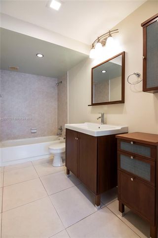 16710 NE 9th Avenue 605, North Miami Beach, FL 33162