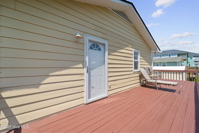 9010 W 9th Street, Surf City, NC 28445