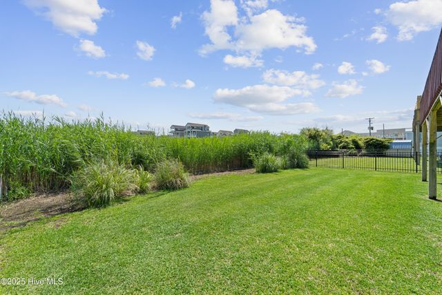 9010 W 9th Street, Surf City, NC 28445