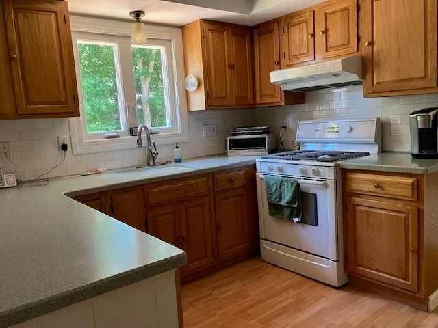 142 Copperwood Dr 142, Stoughton, MA 02072