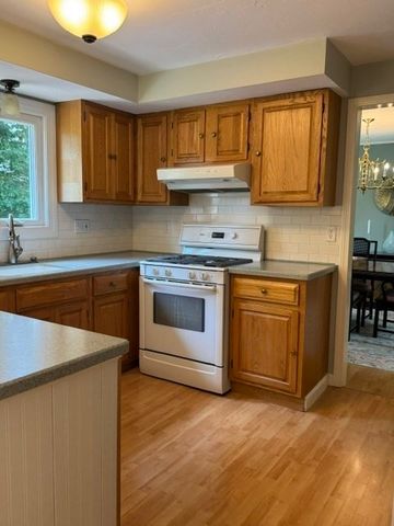 142 Copperwood Dr 142, Stoughton, MA 02072