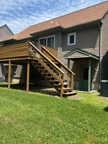 142 Copperwood Dr 142, Stoughton, MA 02072