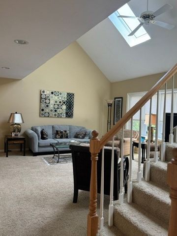142 Copperwood Dr 142, Stoughton, MA 02072