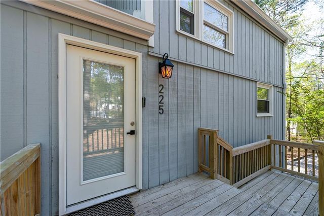 225 Chickasaw Drive, Waleska, GA 30183