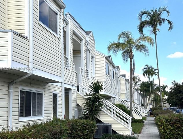 3433 NW 44th Street 105, Oakland Park, FL 33309