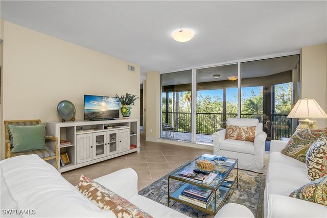 7225 Pelican Bay BLVD 204, Naples, FL 34108