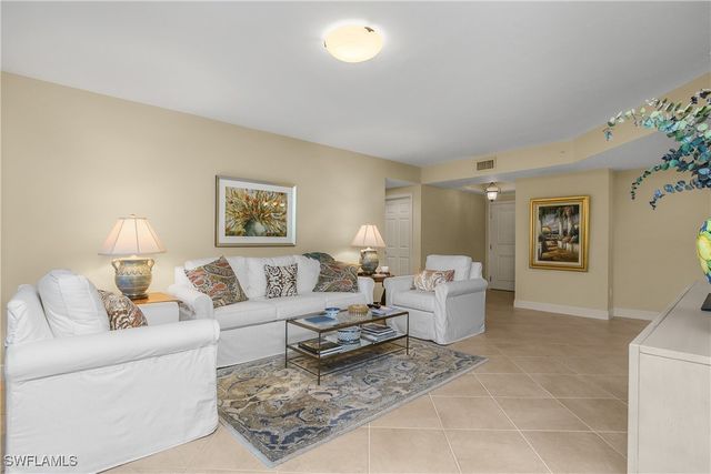 7225 Pelican Bay BLVD 204, Naples, FL 34108