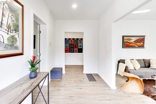 1978 Rosedale Ave, Oakland, CA 94601