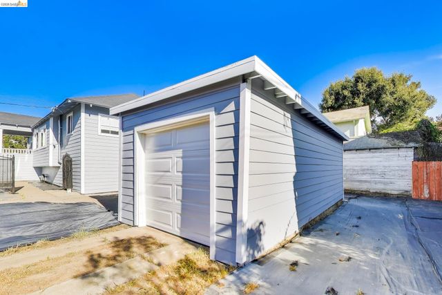 1978 Rosedale Ave, Oakland, CA 94601