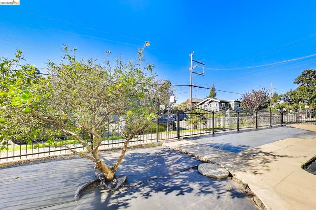 1978 Rosedale Ave, Oakland, CA 94601