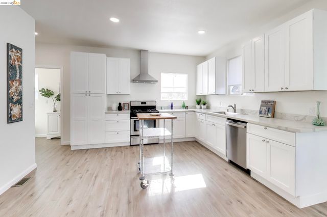 1978 Rosedale Ave, Oakland, CA 94601