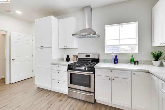 1978 Rosedale Ave, Oakland, CA 94601