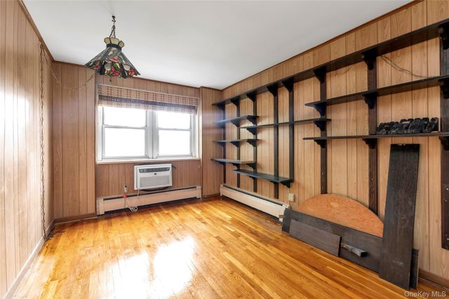 45 Hill Park Avenue 3D, Great Neck, NY 11021
