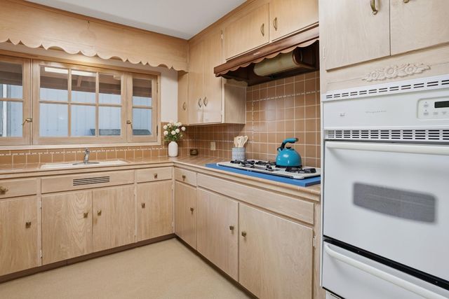 656 24th Avenue, Santa Cruz, CA 95062